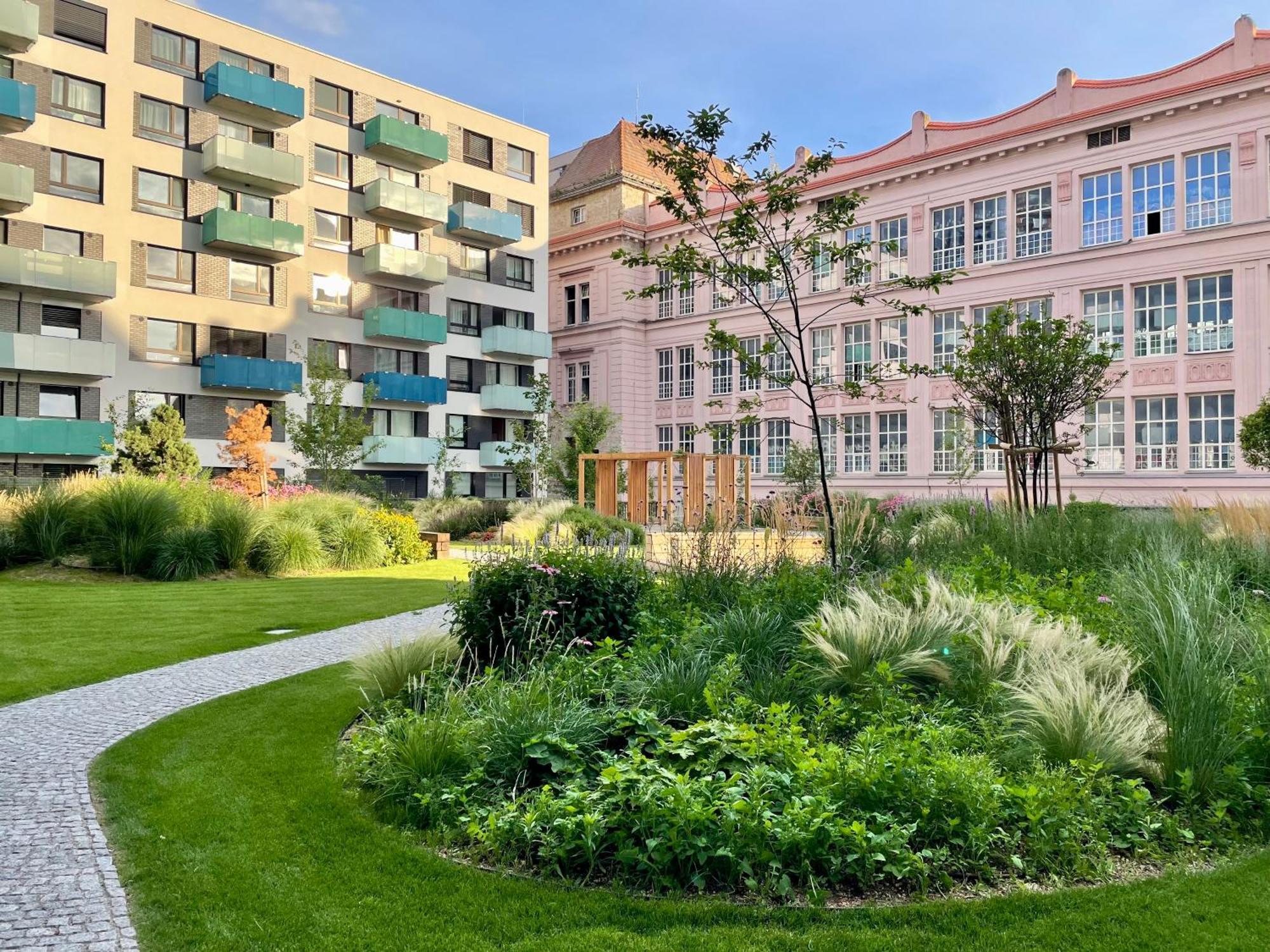Central Stay Bratislava Exterior photo
